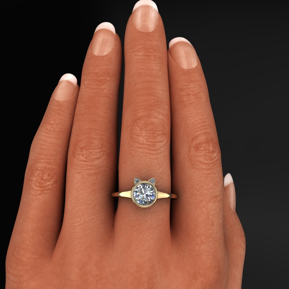 round cat shaped moissanite ring - model shot