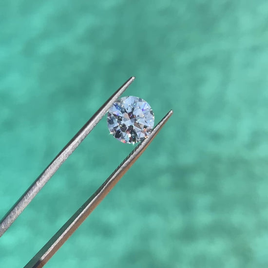 round moissanite video