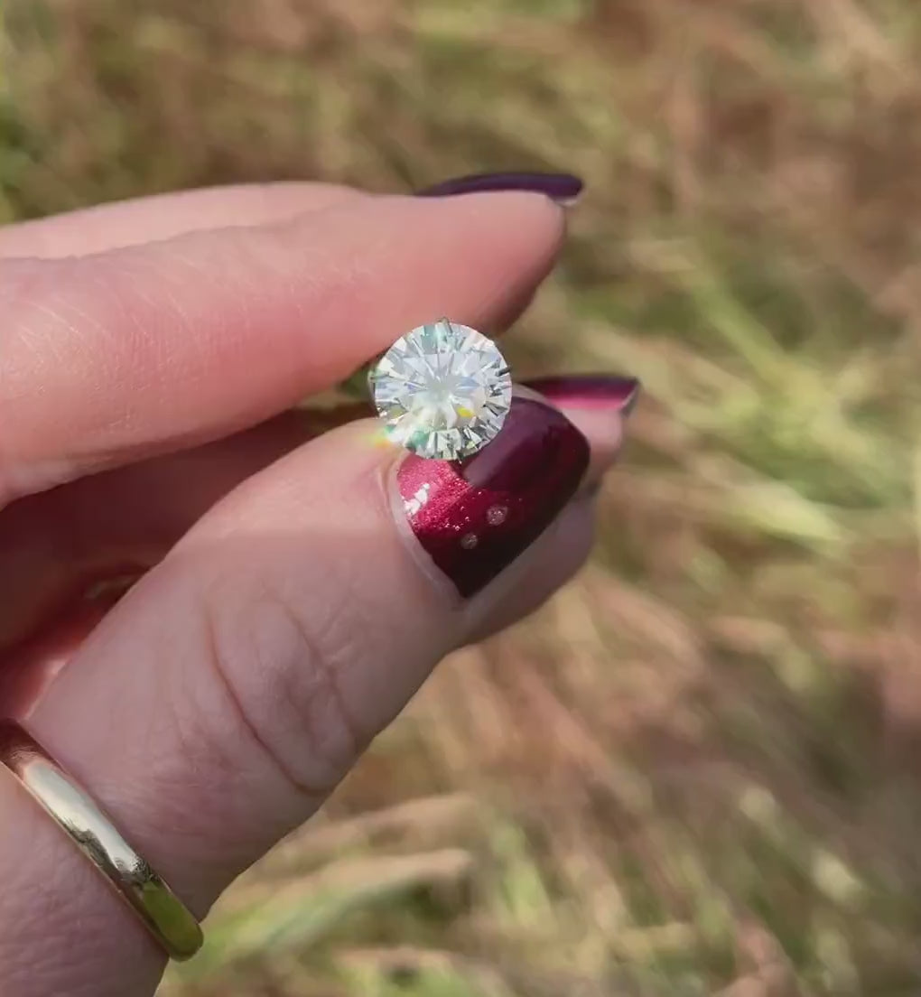video of 2ct round loose moissanite